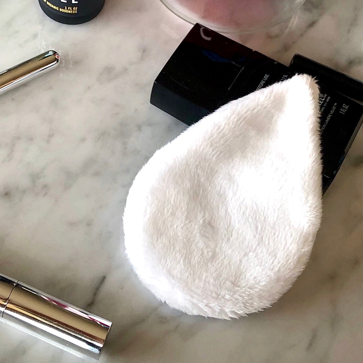 The Mitty Mini works with your skincare